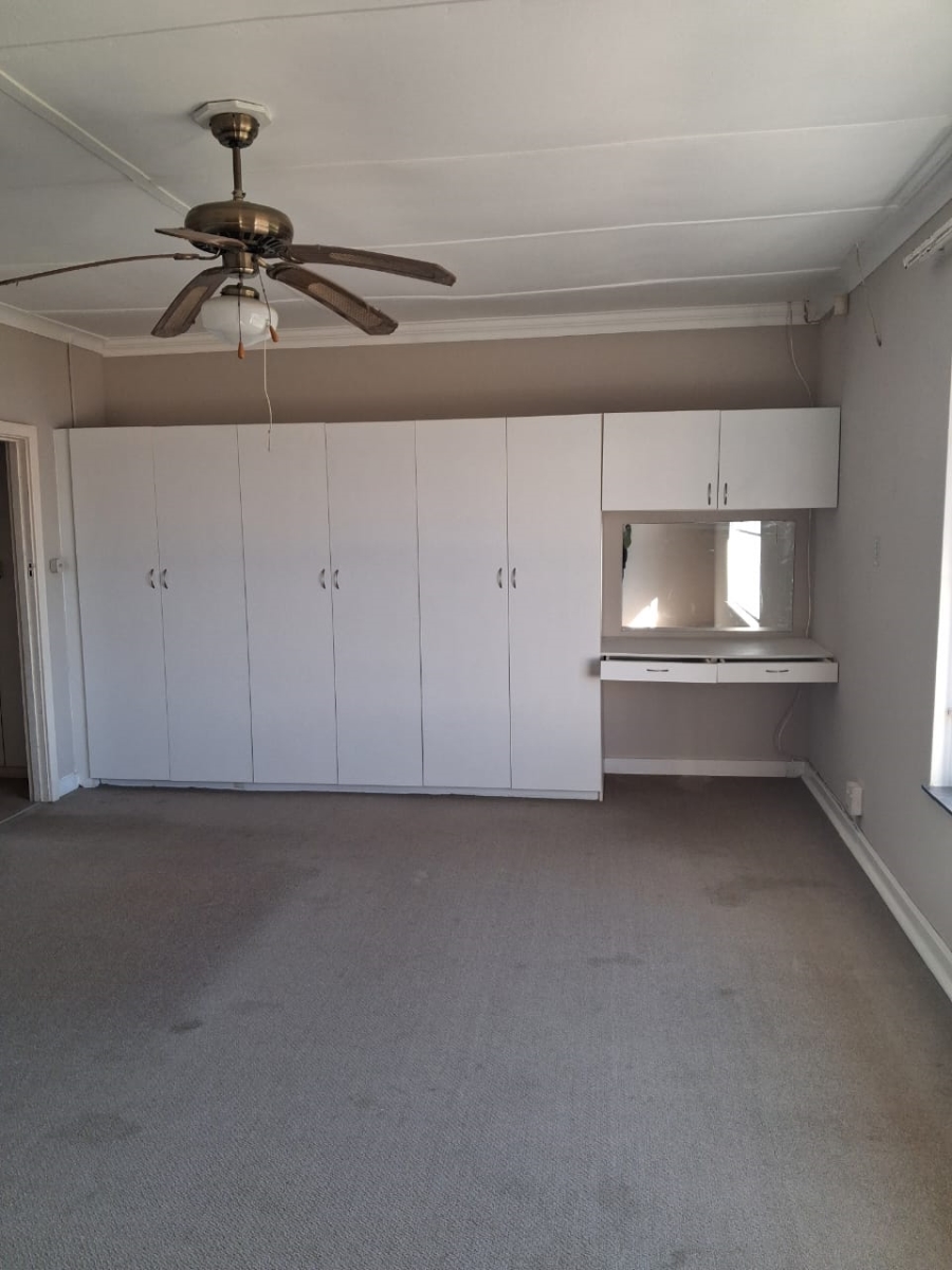 To Let 1 Bedroom Property for Rent in Beacon Bay Eastern Cape